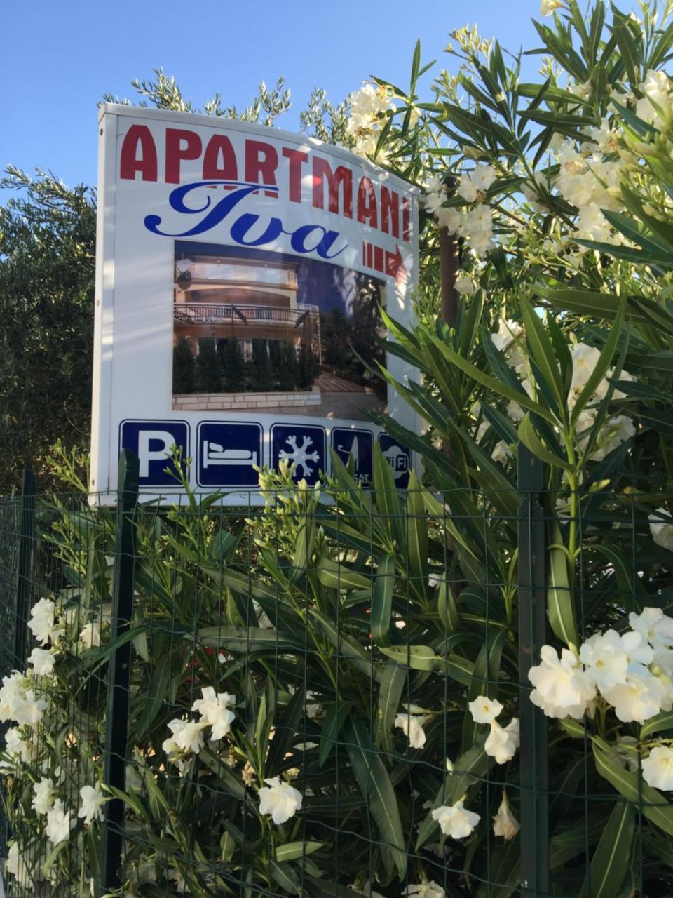 Apartments Iva Оребич Экстерьер фото